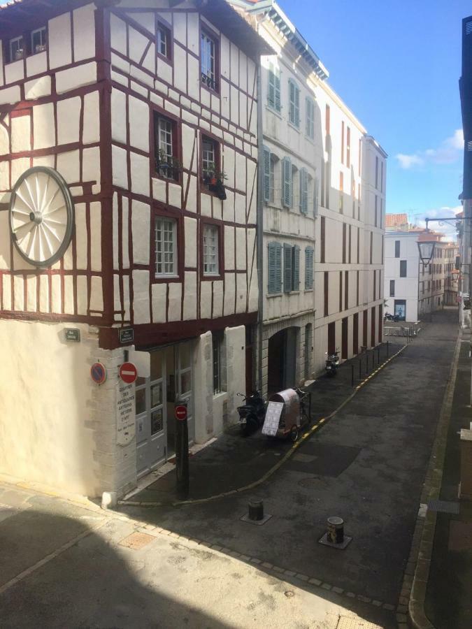 Appartement Au Coeur De Bayonne Sur Les Remparts Ngoại thất bức ảnh
